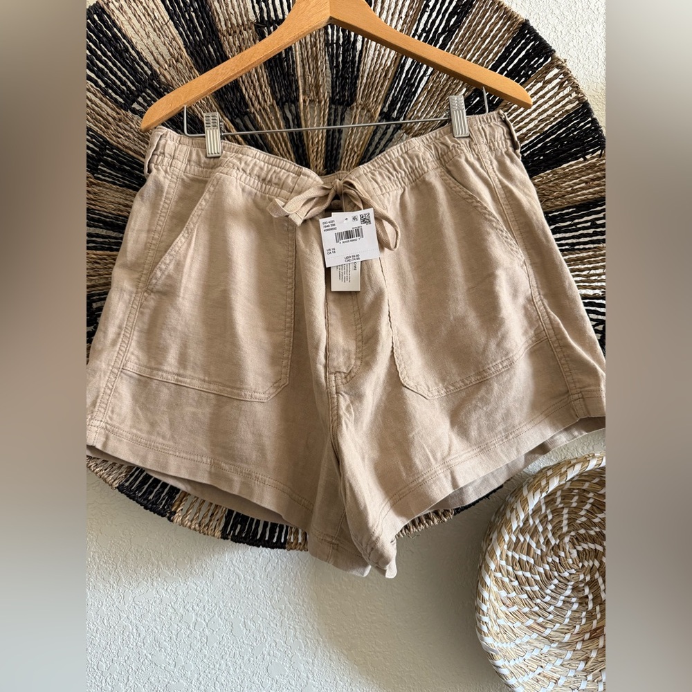 American Eagle Shorts NWT